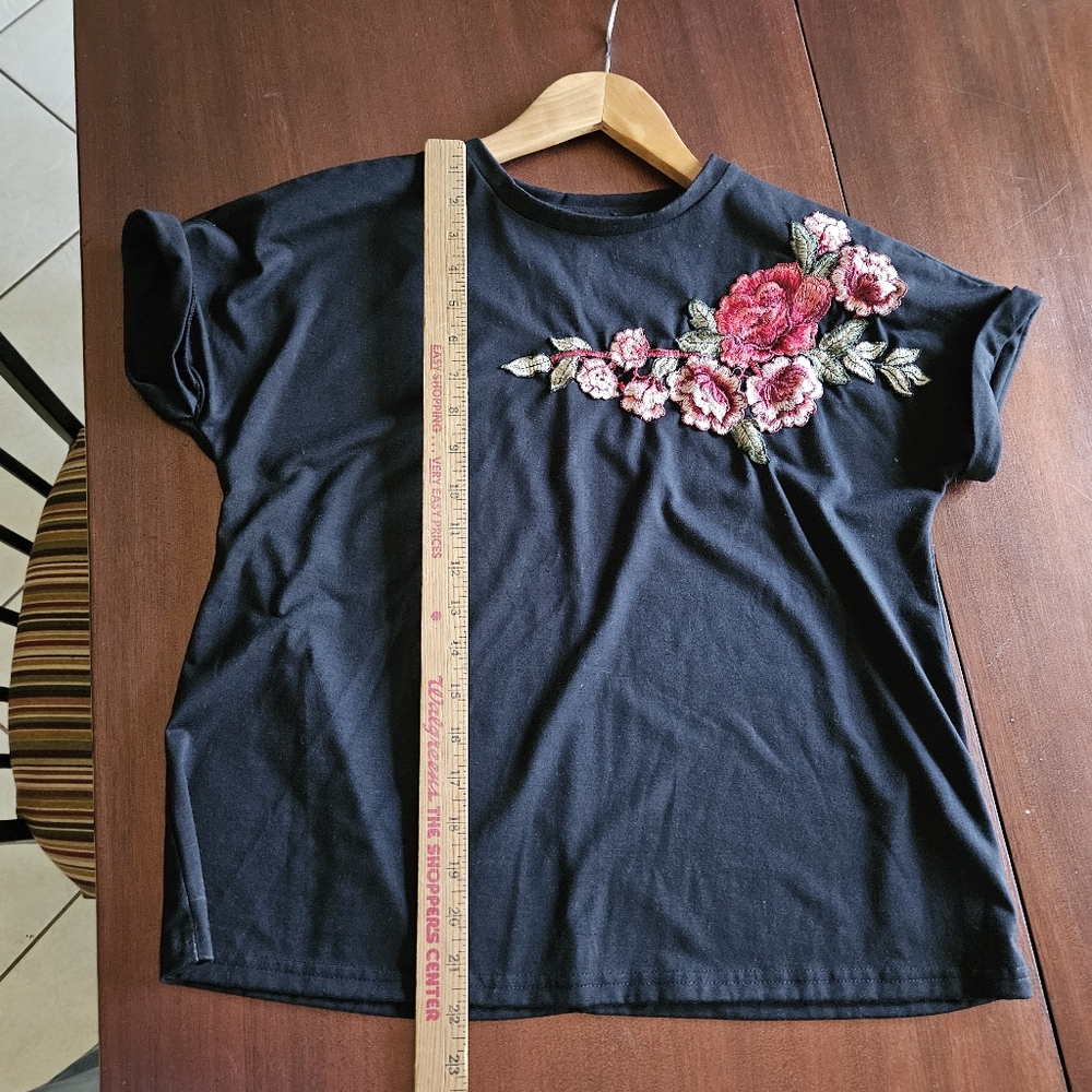 Floral Embroidered Black Shirt W Cuffed Sleeve. Womens Sz Small - Picture 4 of 7